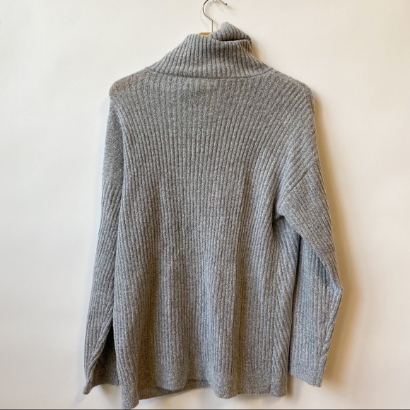 NWT It's Our Time Pullover Turtleneck Ribbed Sweater Gray Women's Size XS - Picture 4 of 7